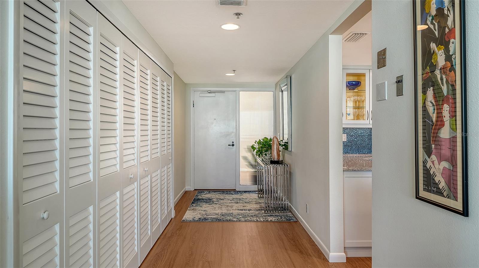 BAY PLAZA - Residential