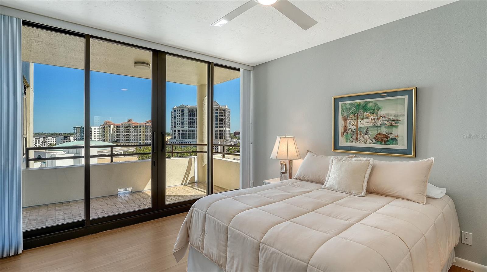 BAY PLAZA - Residential