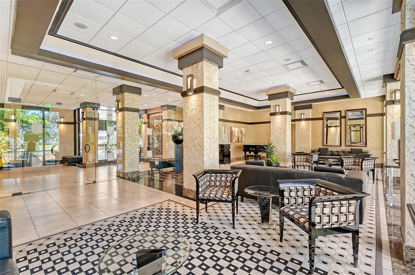 BAY PLAZA - Residential