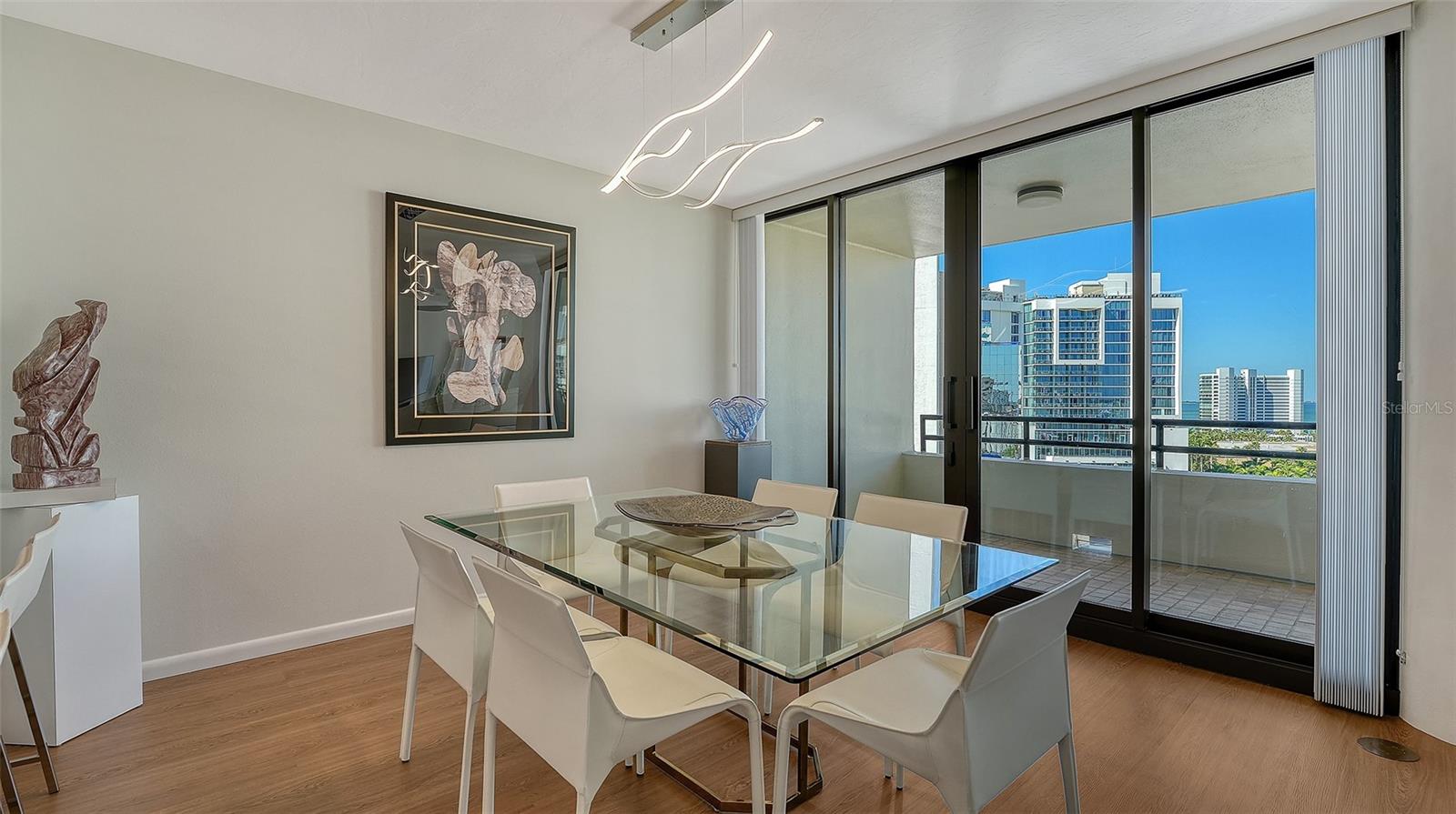 BAY PLAZA - Residential