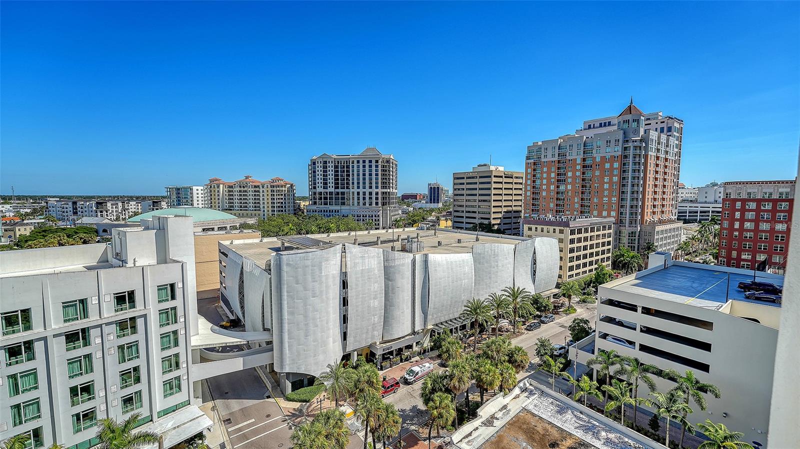 BAY PLAZA - Residential