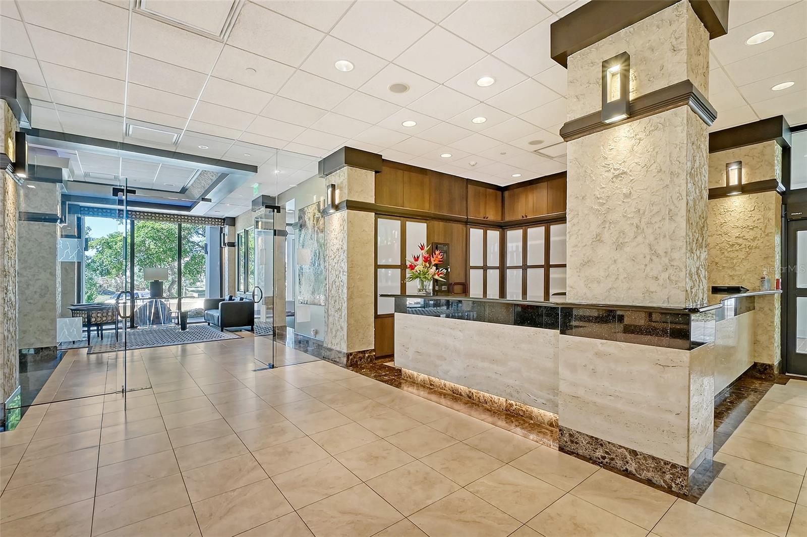 BAY PLAZA - Residential