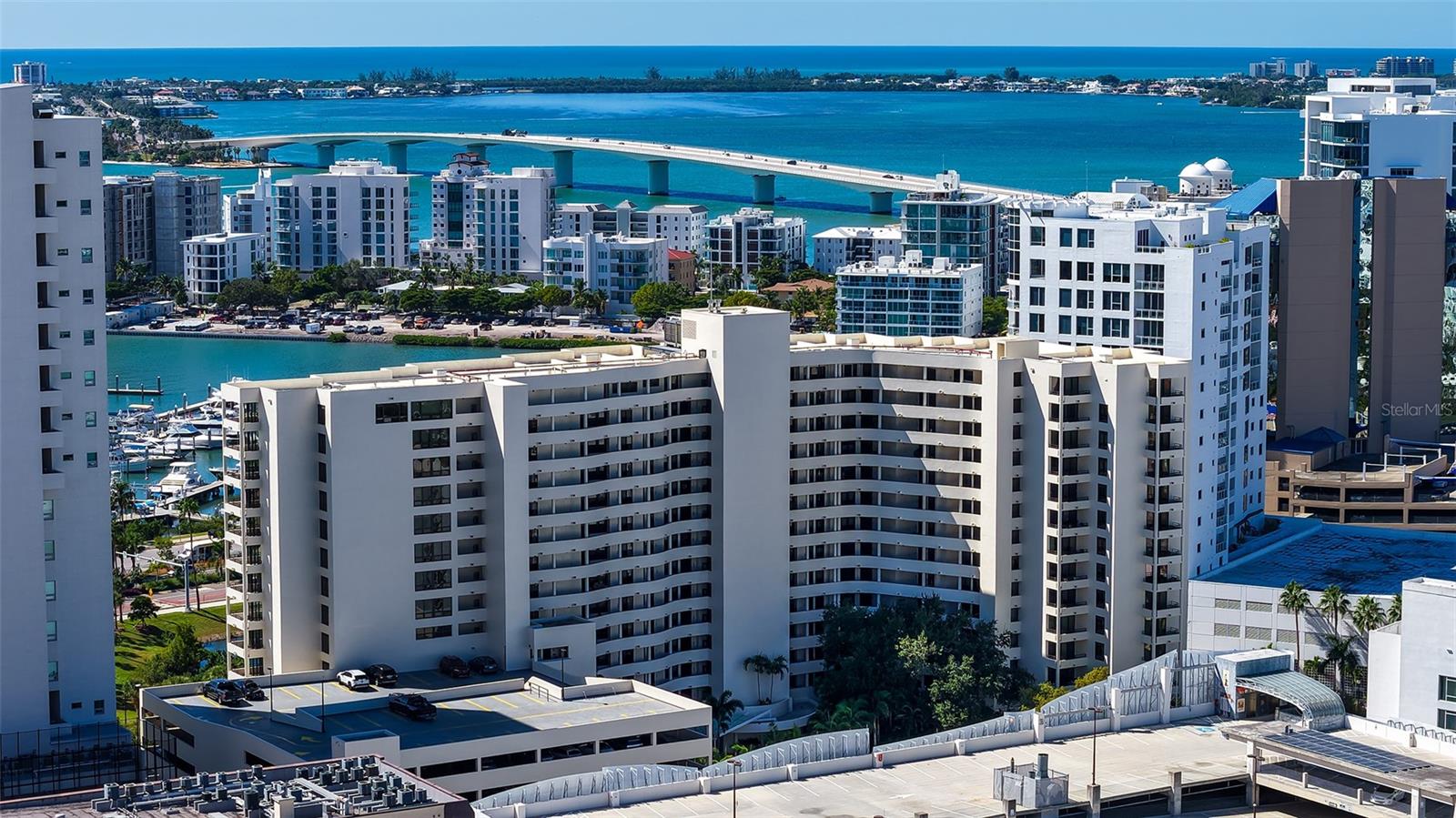 BAY PLAZA - Residential