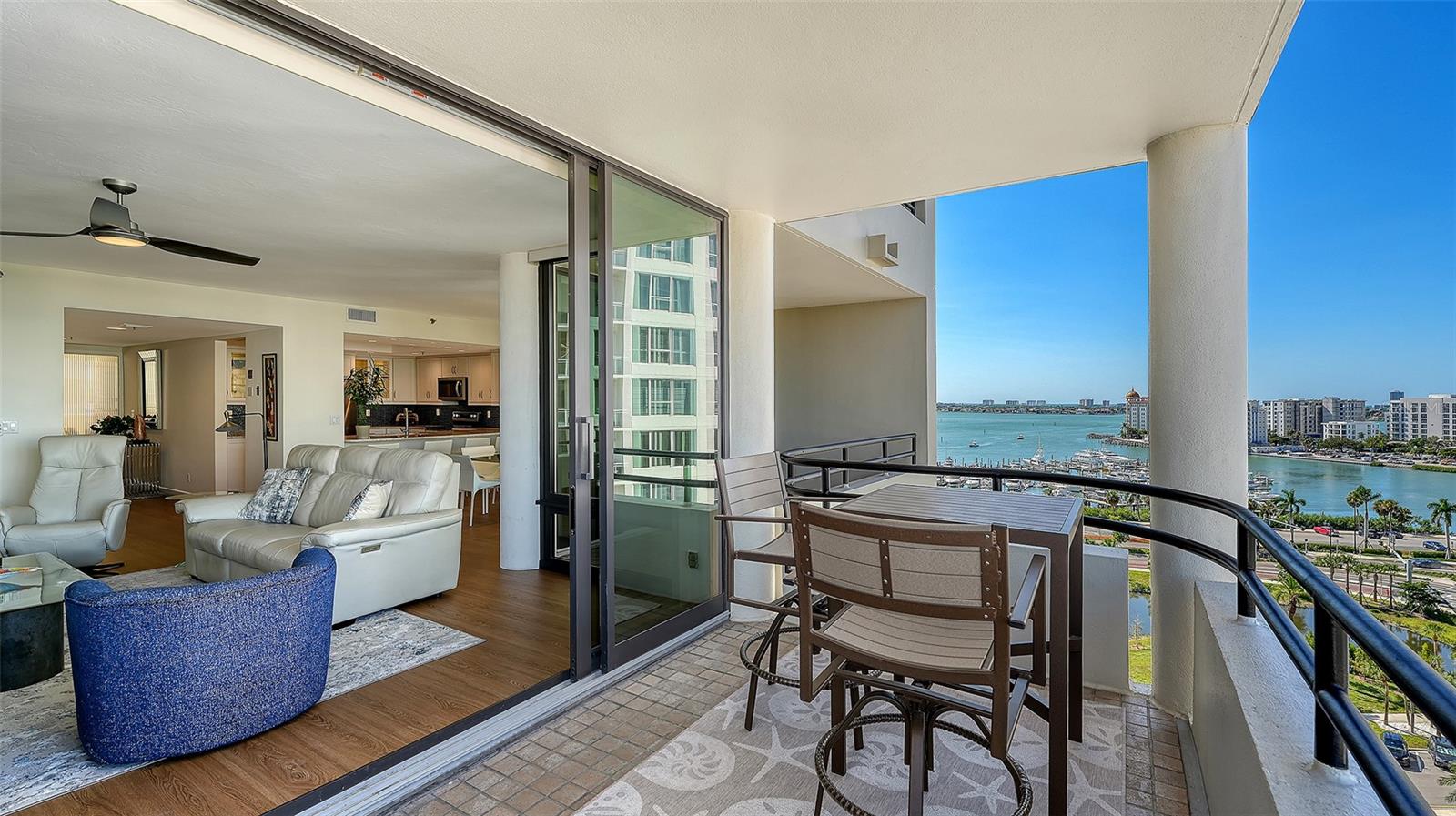 BAY PLAZA - Residential