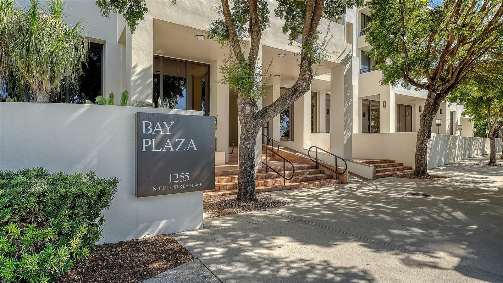 BAY PLAZA - Residential