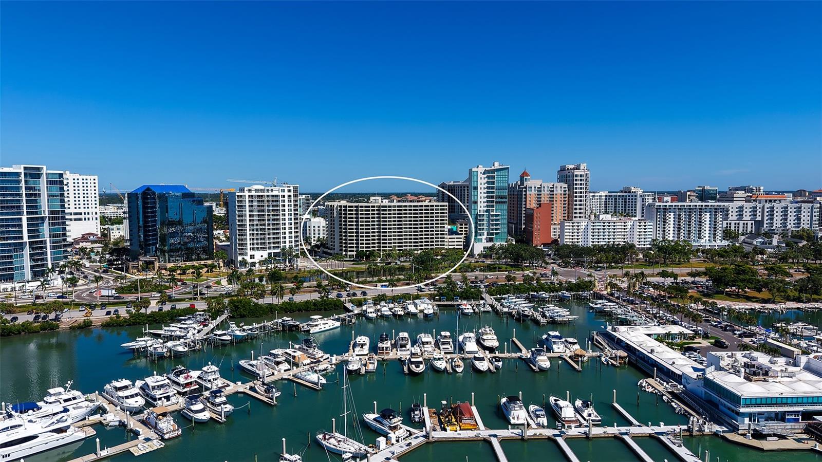 BAY PLAZA - Residential