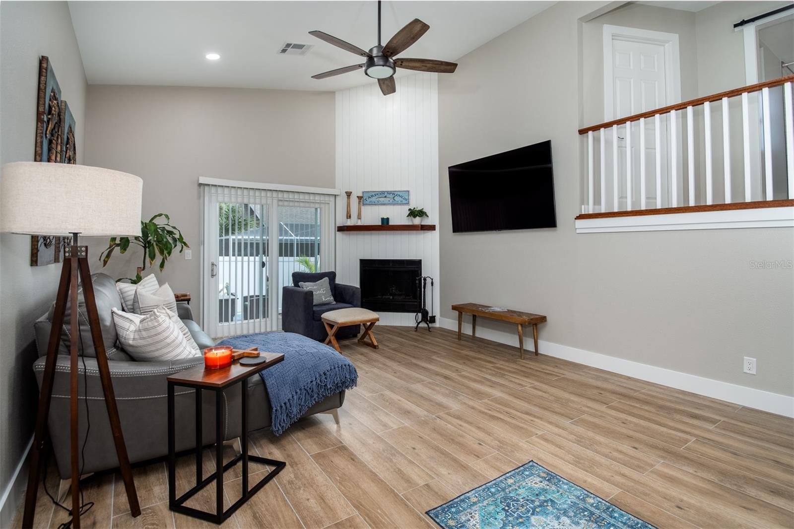 KAREN ACRES - Residential Lease