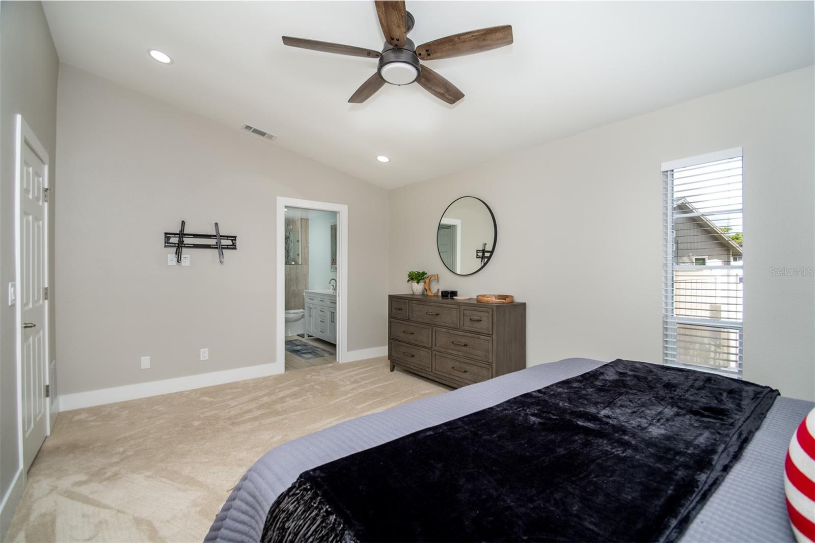 KAREN ACRES - Residential Lease