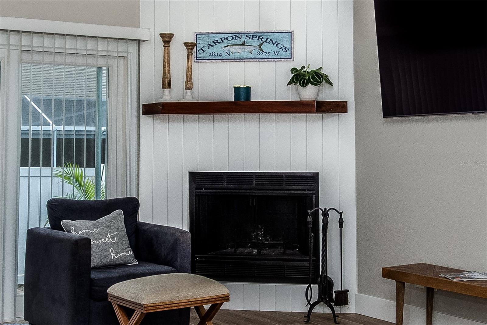 KAREN ACRES - Residential Lease