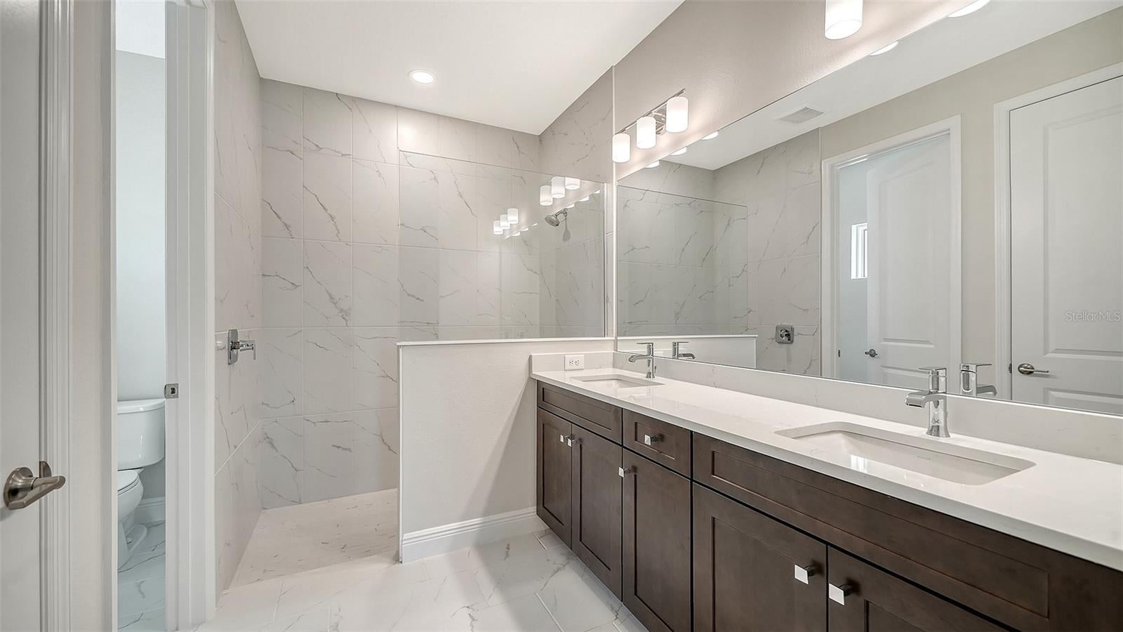 8472 ANTHIRIUM LOOP, SARASOTA, FL, 34240 4 8472 ANTHIRIUM LOOP