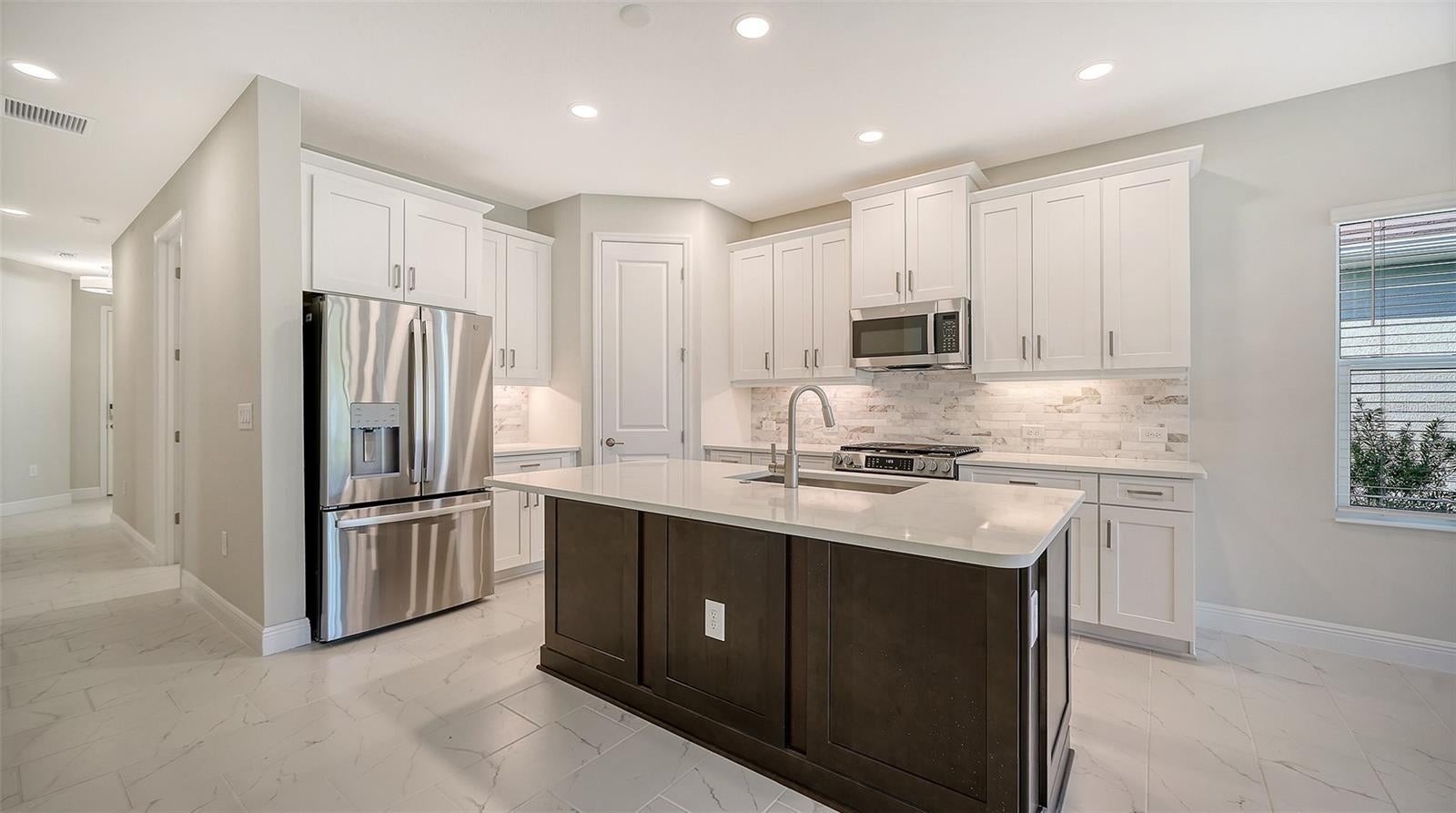 8472 ANTHIRIUM LOOP, SARASOTA, FL, 34240 3 8472 ANTHIRIUM LOOP