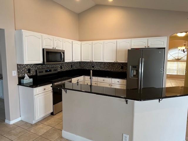2213 TOWERING OAKS CIRCLE