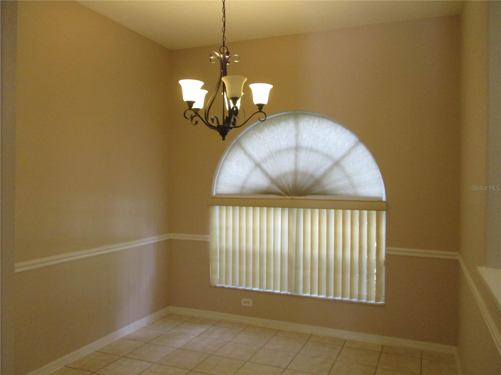 2213 TOWERING OAKS CIRCLE