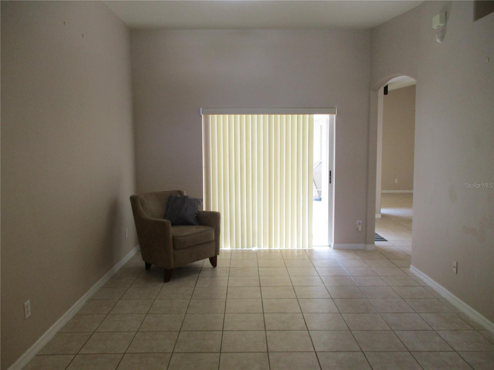 2213 TOWERING OAKS CIRCLE