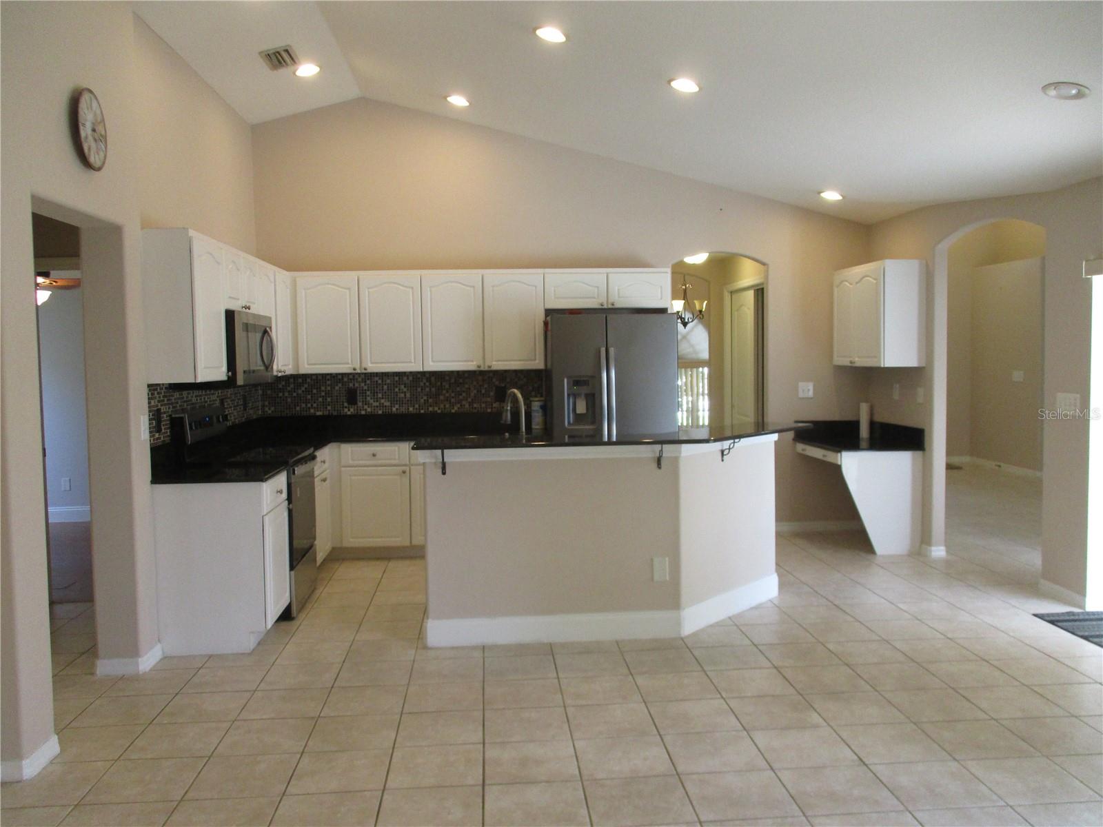 2213 TOWERING OAKS CIRCLE