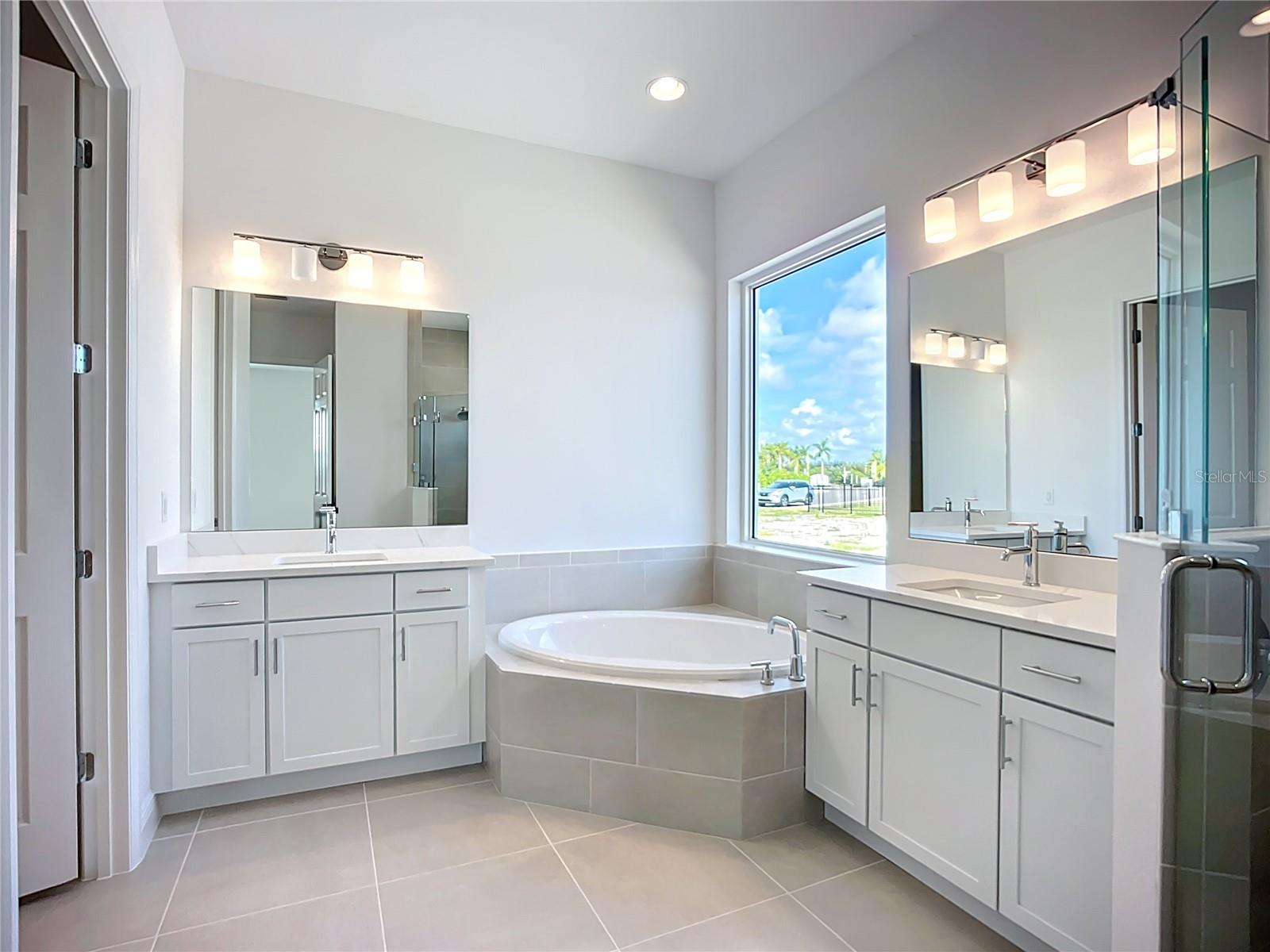 WATERCOLOR PLACE PH II - Residential