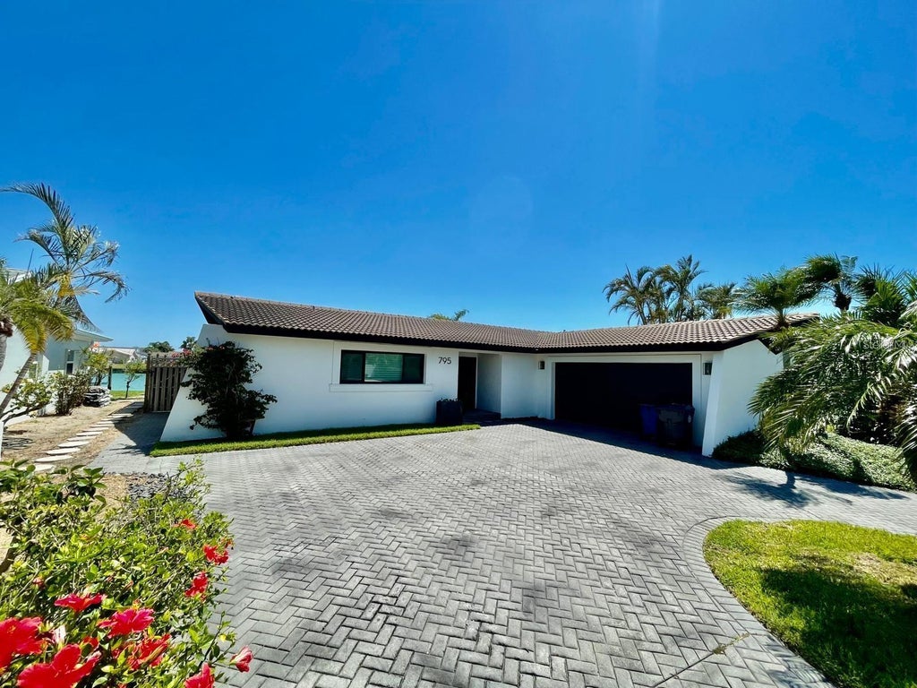 Photo of 795 119th Avenue, Treasure Island, FL 33706 (MLS # TB8560782)