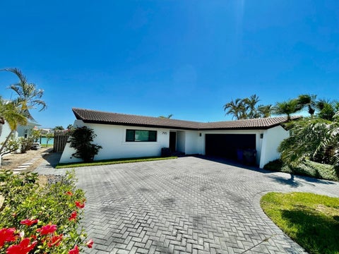 Photo of 795 119th Avenue, Treasure Island, FL 33706 (MLS # TB8560782)