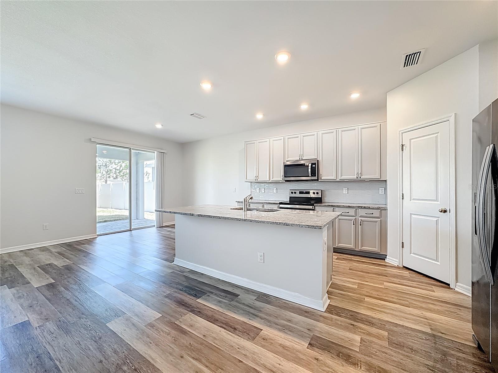 11828 CARA FIELD AVENUE