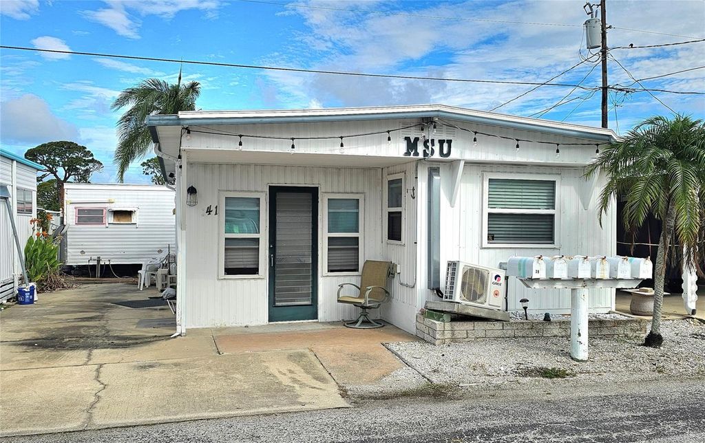 Photo of 41 2nd Street, Bradenton, FL 34210 (MLS # A4695659)
