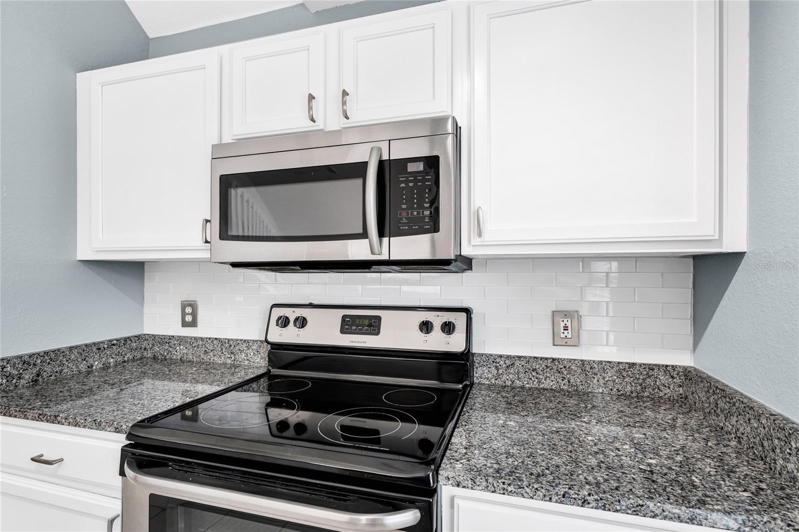 CENTRAL PK/LEE VISTA - Residential