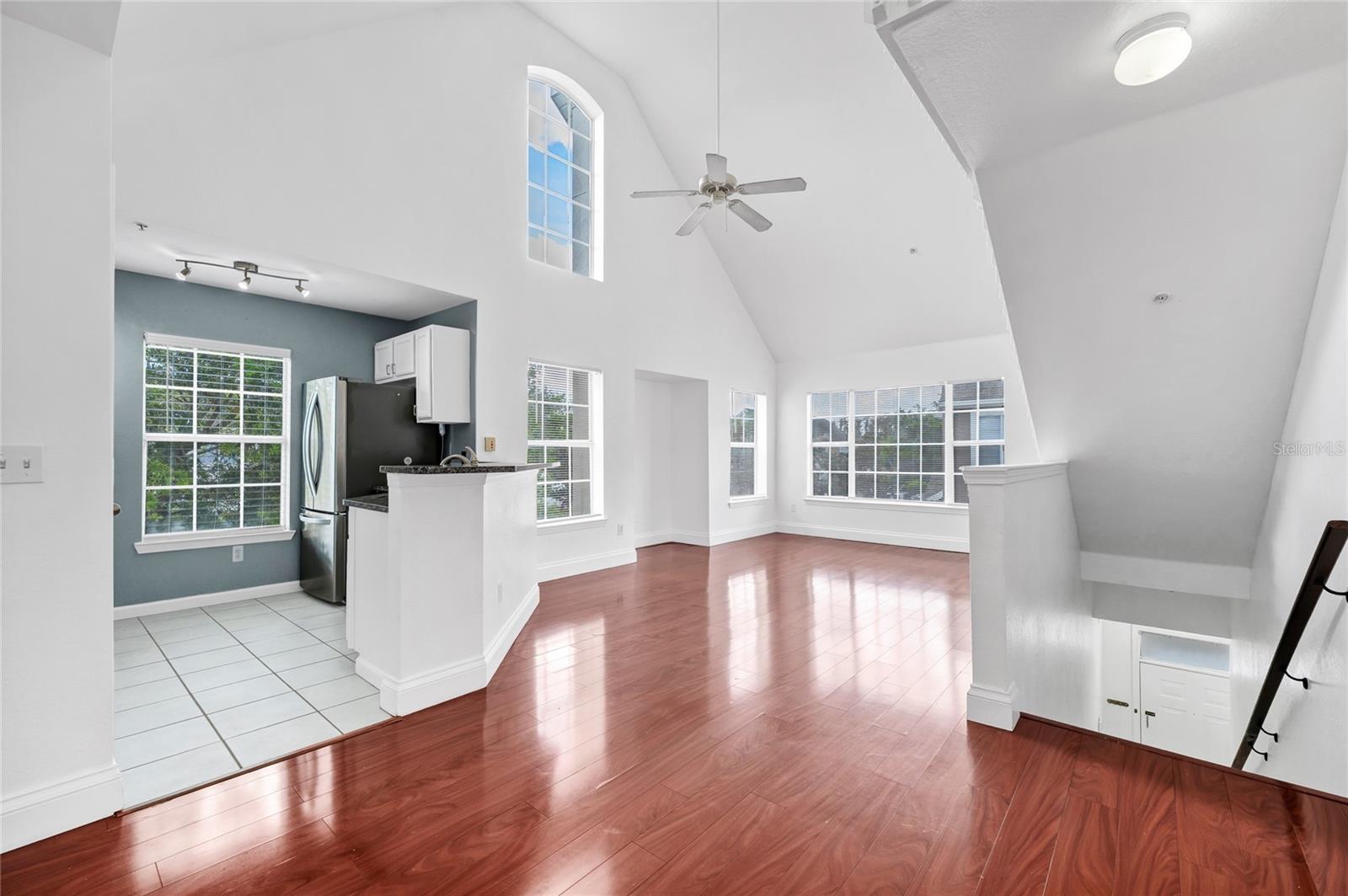 CENTRAL PK/LEE VISTA - Residential