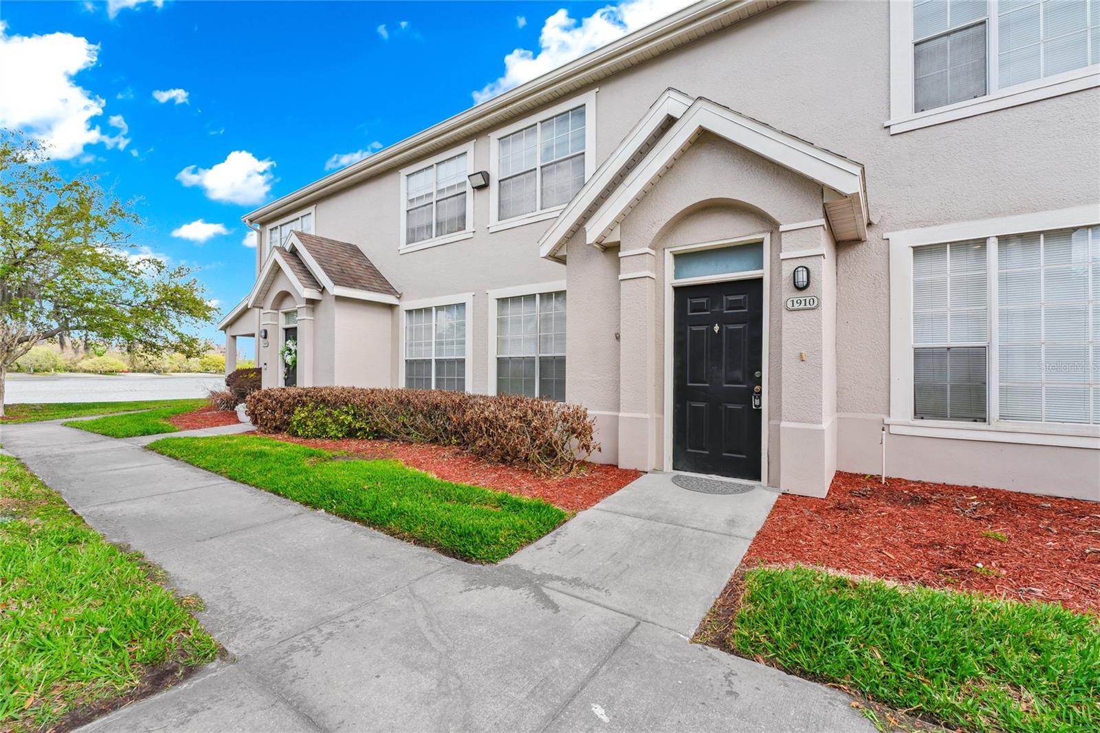 CENTRAL PK/LEE VISTA - Residential