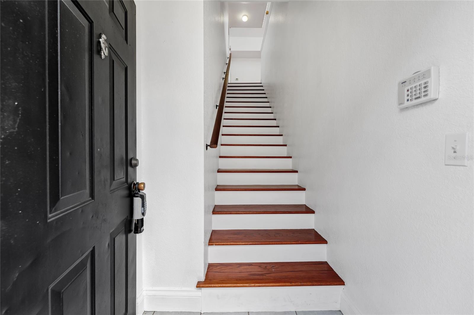 CENTRAL PK/LEE VISTA - Residential