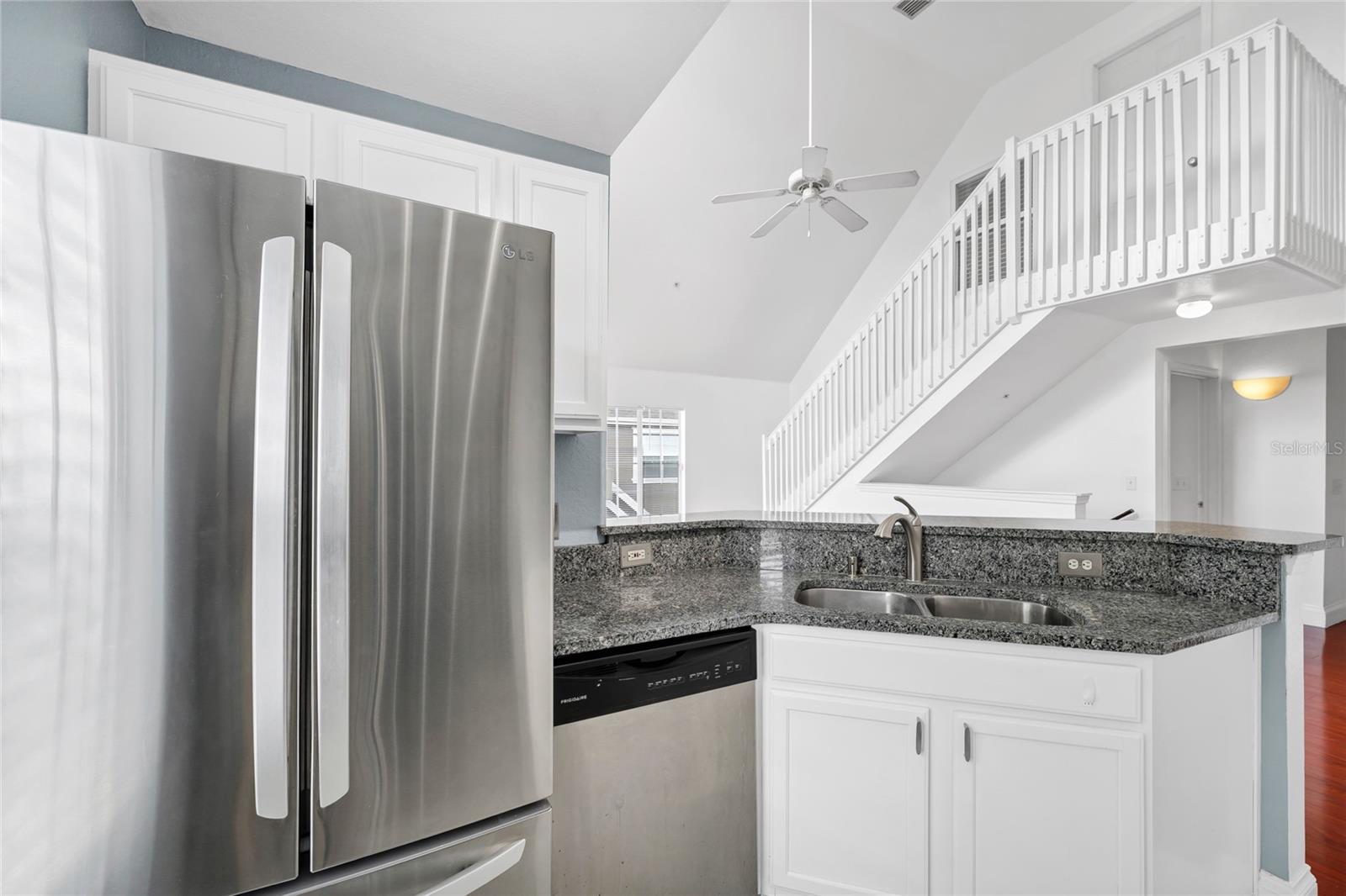 CENTRAL PK/LEE VISTA - Residential