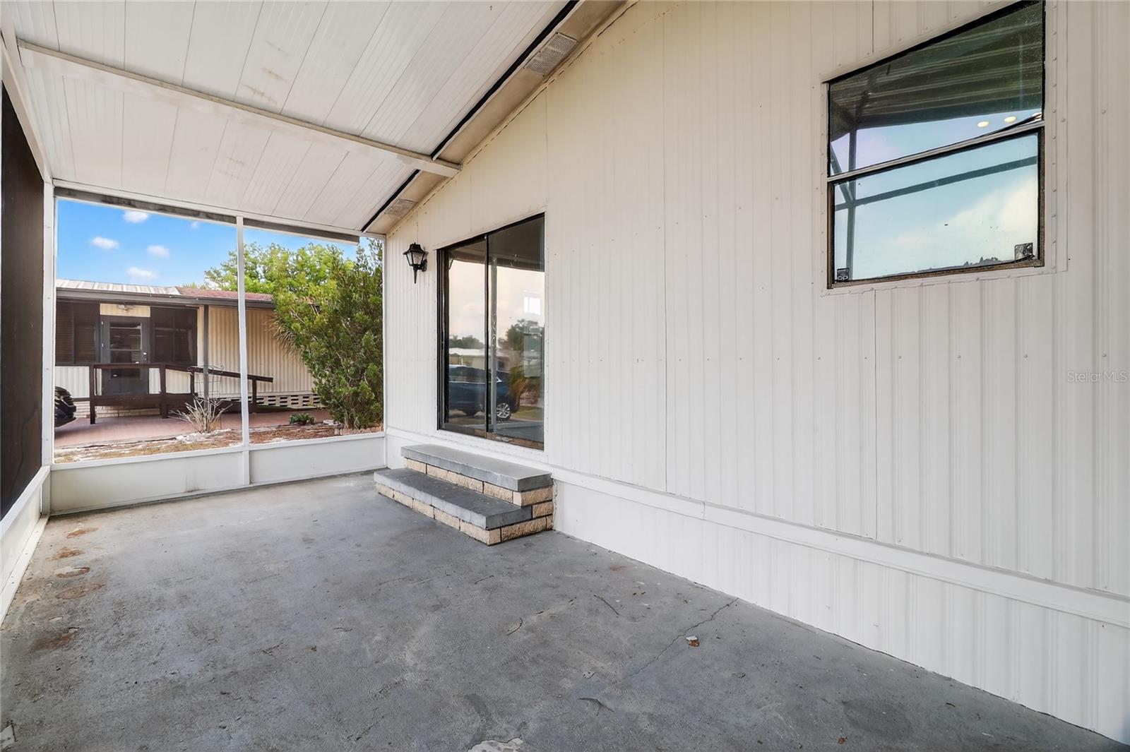 VILLAGE PARK - Residential