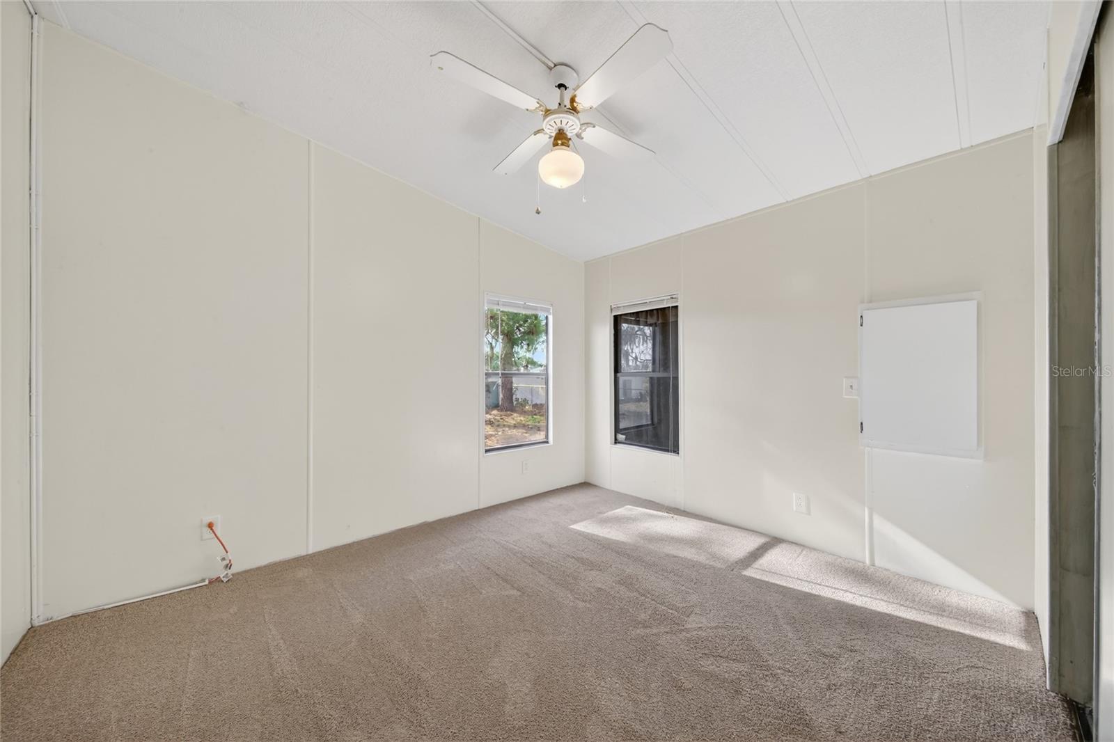 VILLAGE PARK - Residential