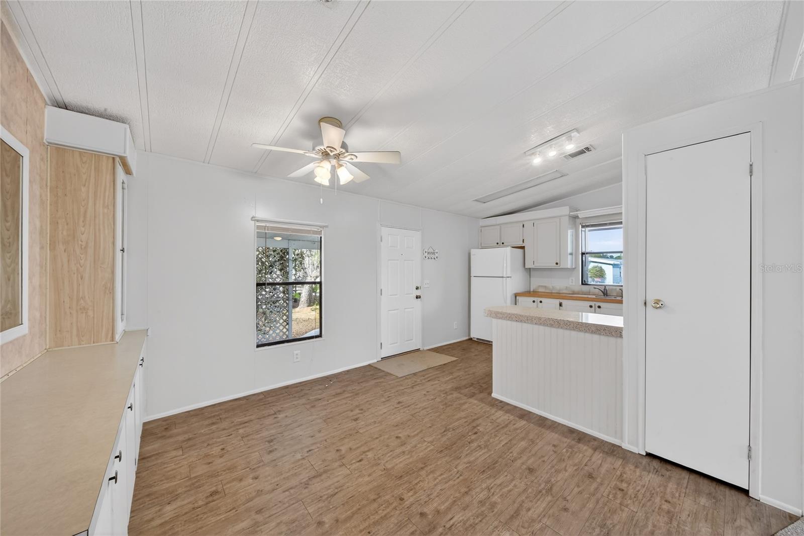 VILLAGE PARK - Residential