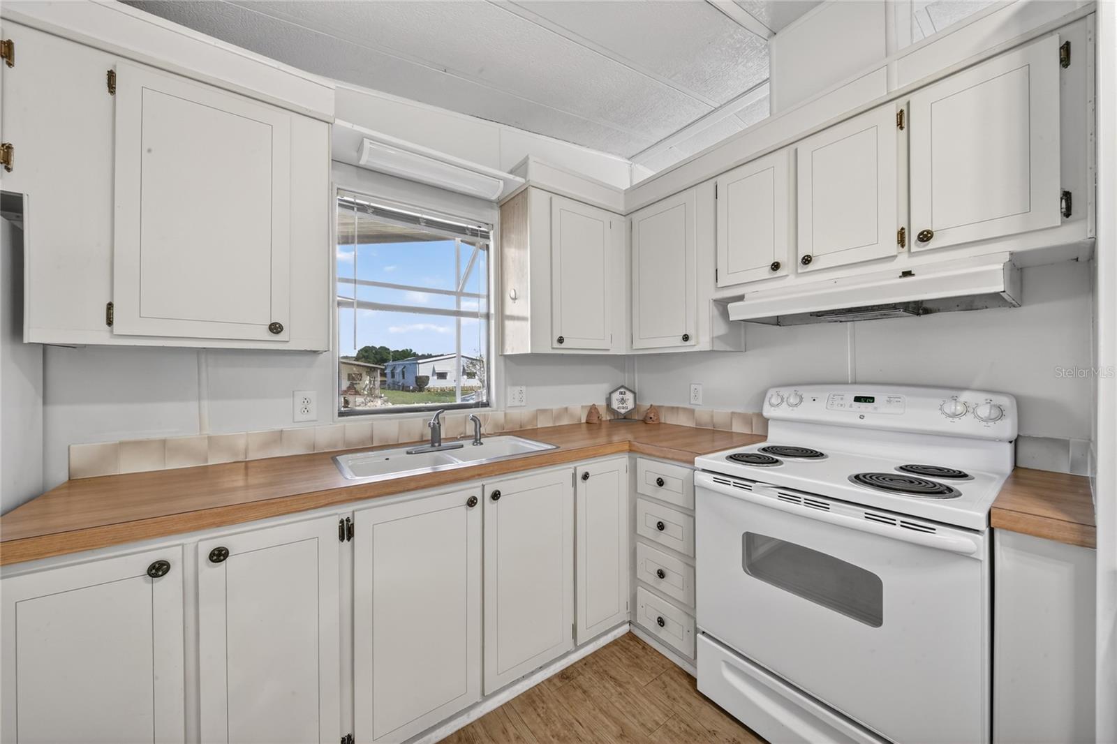 VILLAGE PARK - Residential