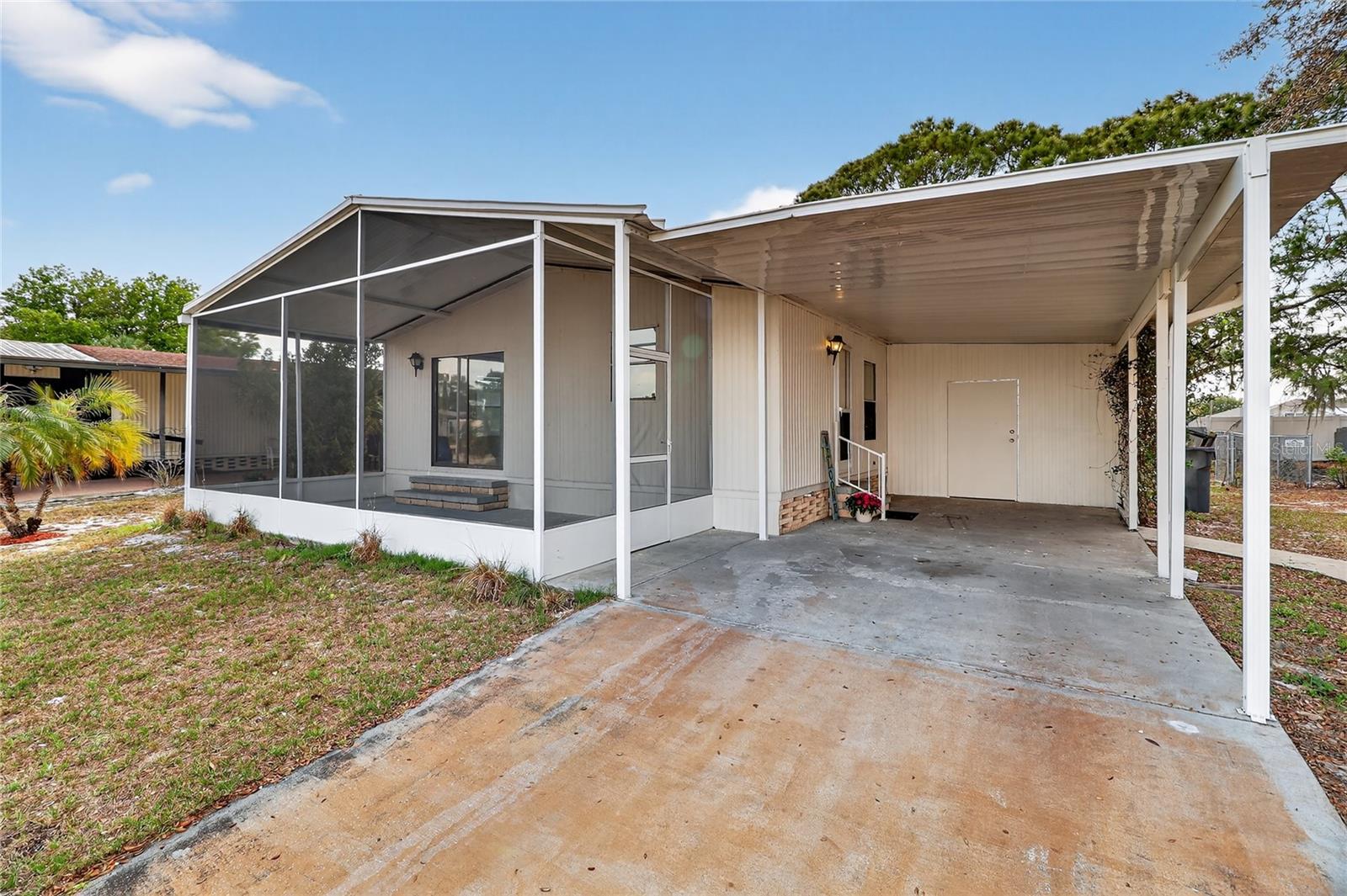 VILLAGE PARK - Residential