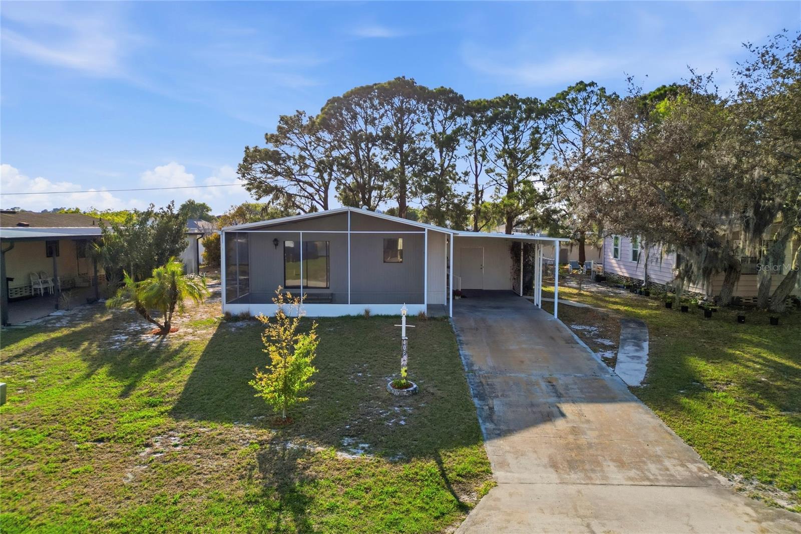 VILLAGE PARK - Residential