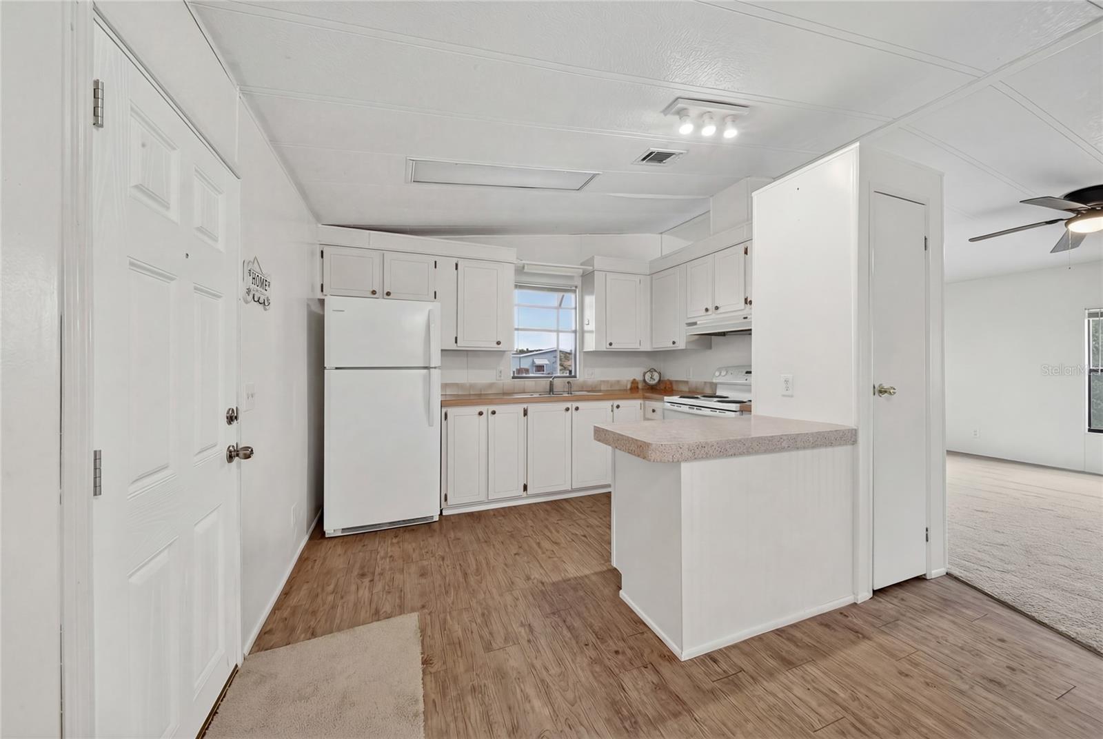 VILLAGE PARK - Residential