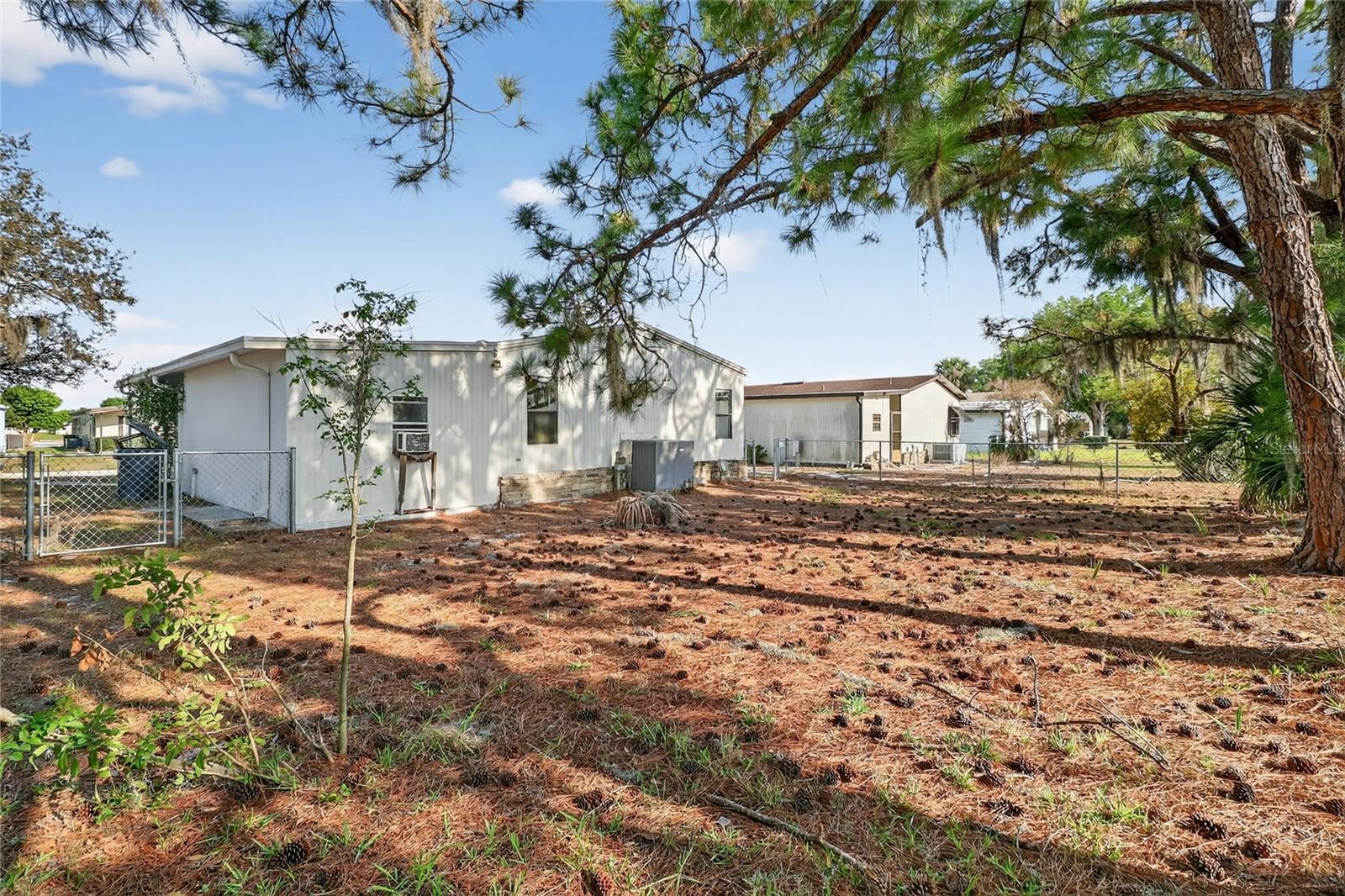 VILLAGE PARK - Residential