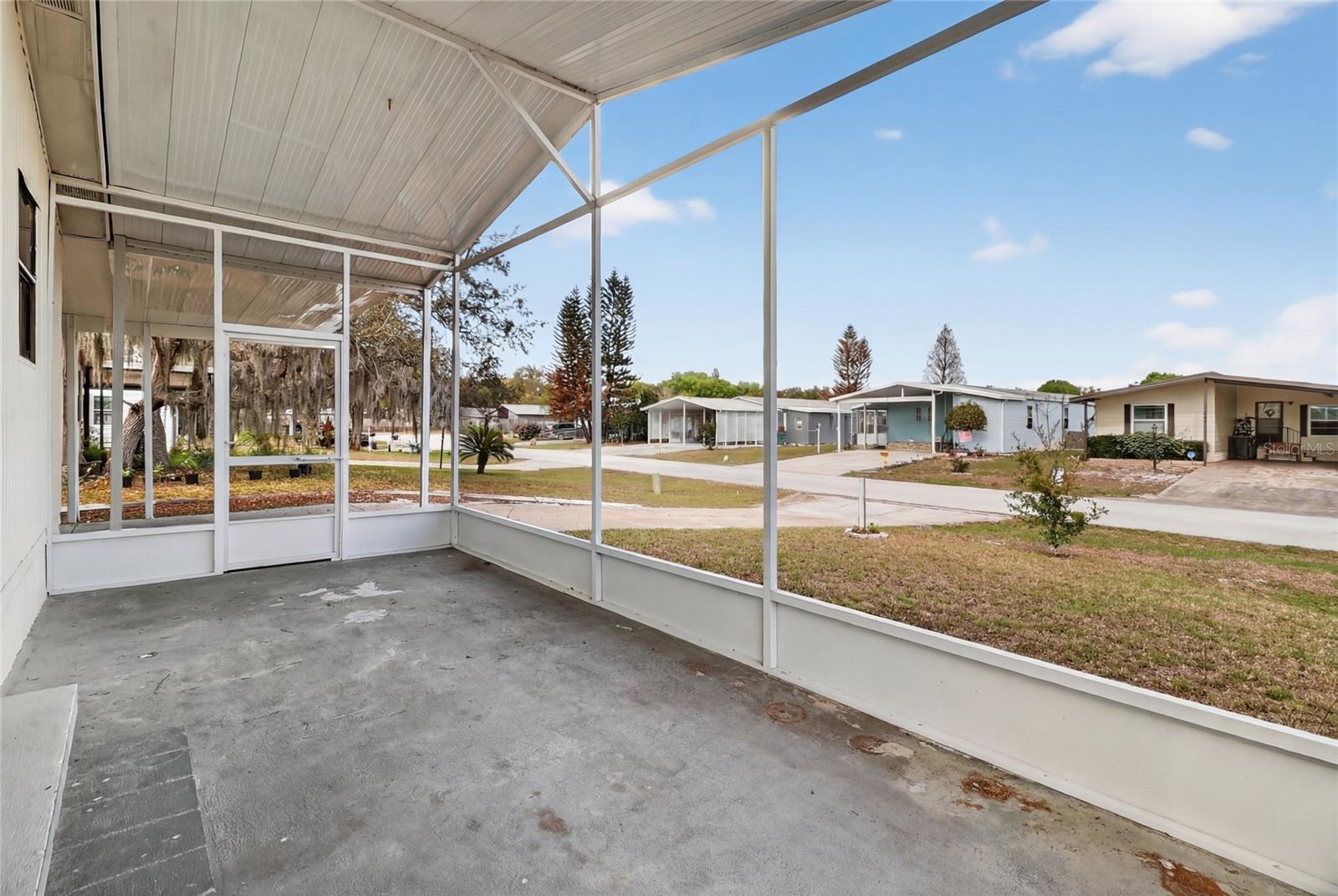 VILLAGE PARK - Residential