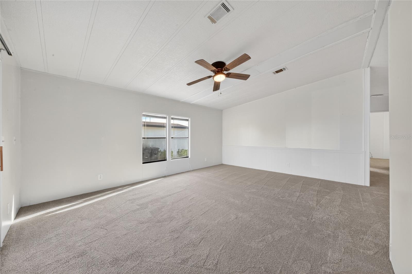 VILLAGE PARK - Residential