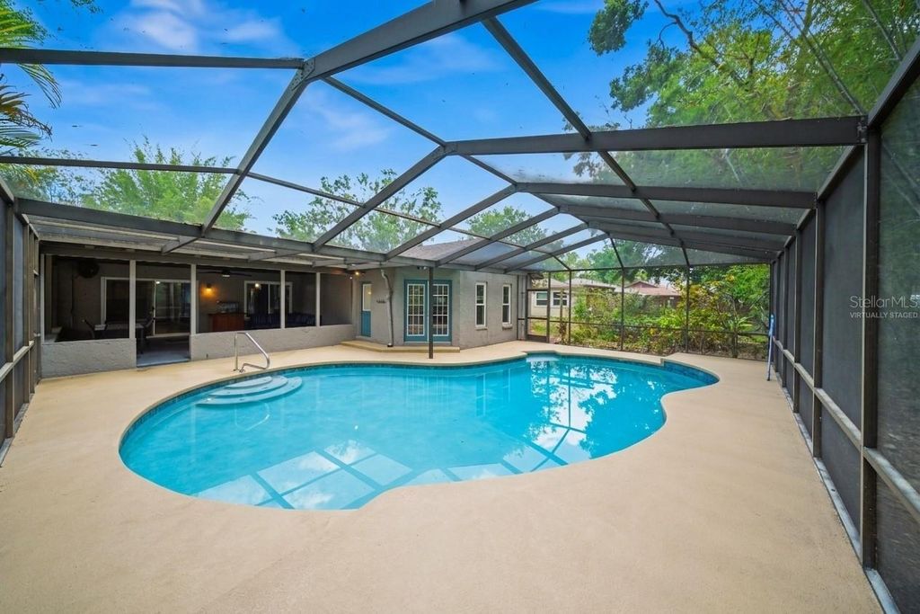 Photo of 13312 Lake George Lane, Tampa, FL 33618 (MLS # TB8498429)