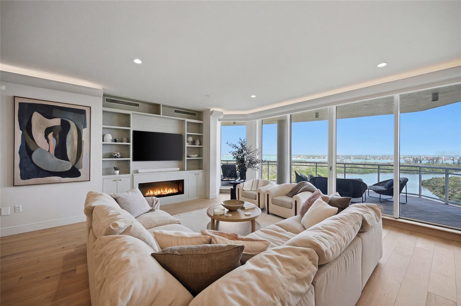 THE BEACH RESIDENCES - Residential