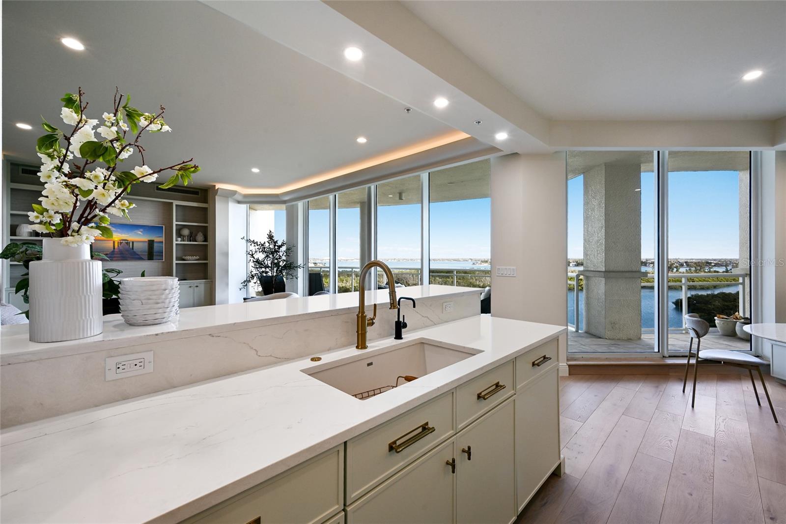 THE BEACH RESIDENCES - Residential