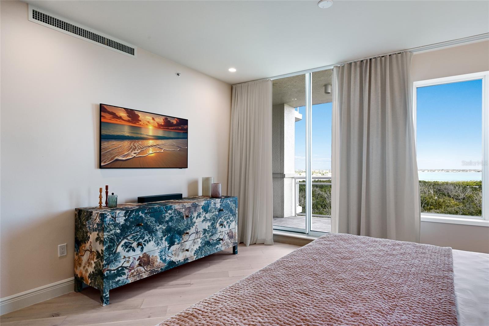 THE BEACH RESIDENCES - Residential