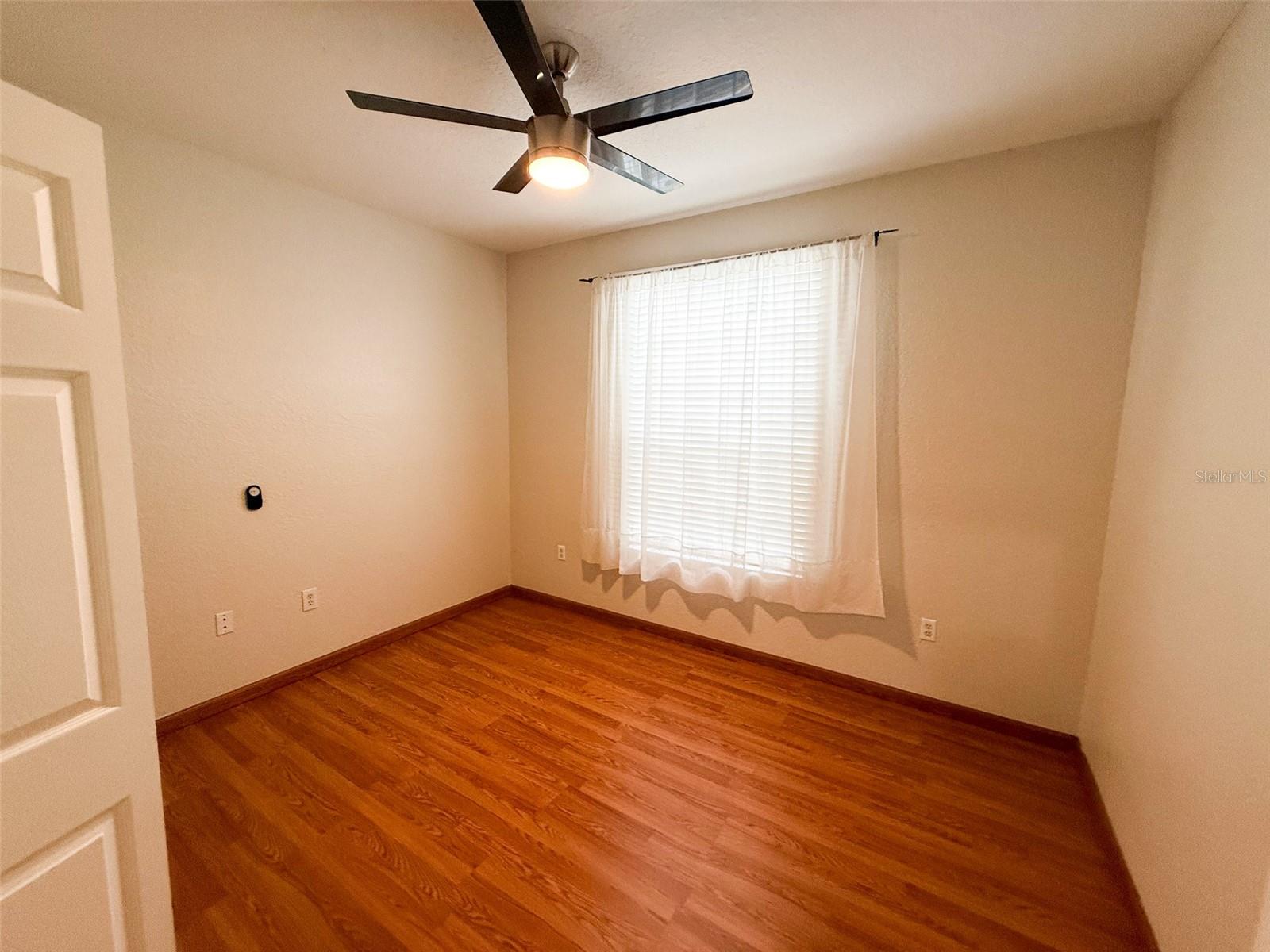 CRESCENT PLACE AT LAKE LOTUS CONDO - Residential