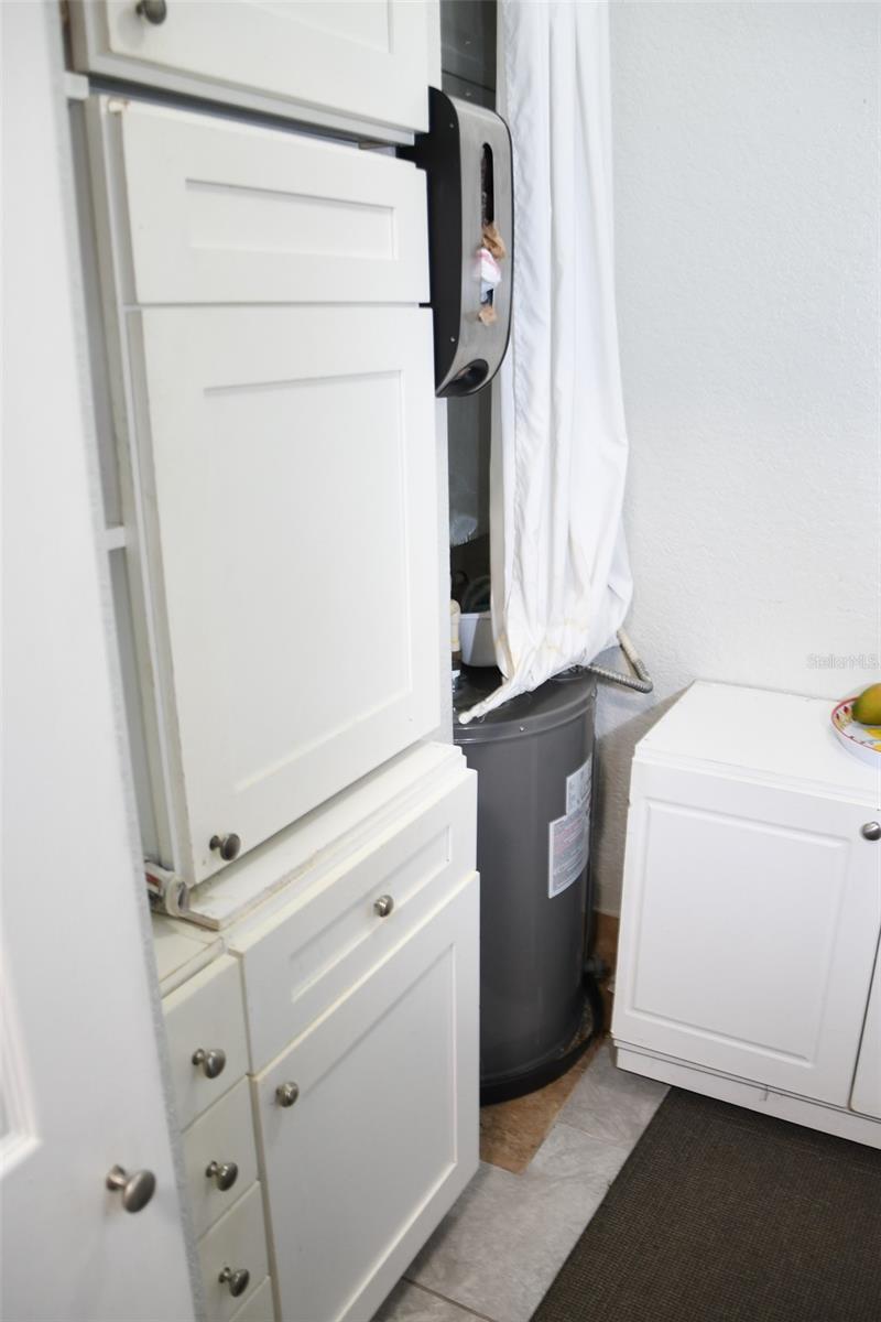 CRESCENT PLACE AT LAKE LOTUS CONDO - Residential