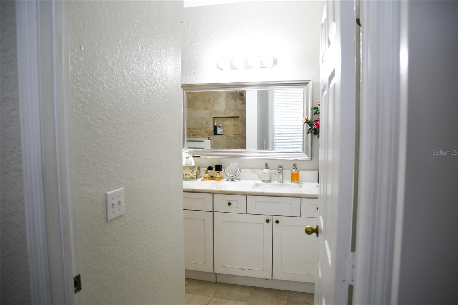 CRESCENT PLACE AT LAKE LOTUS CONDO - Residential