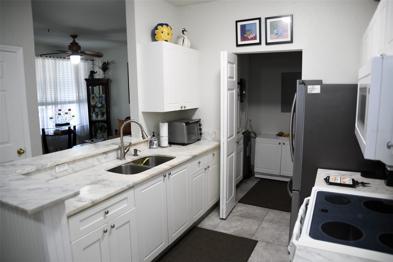 CRESCENT PLACE AT LAKE LOTUS CONDO - Residential