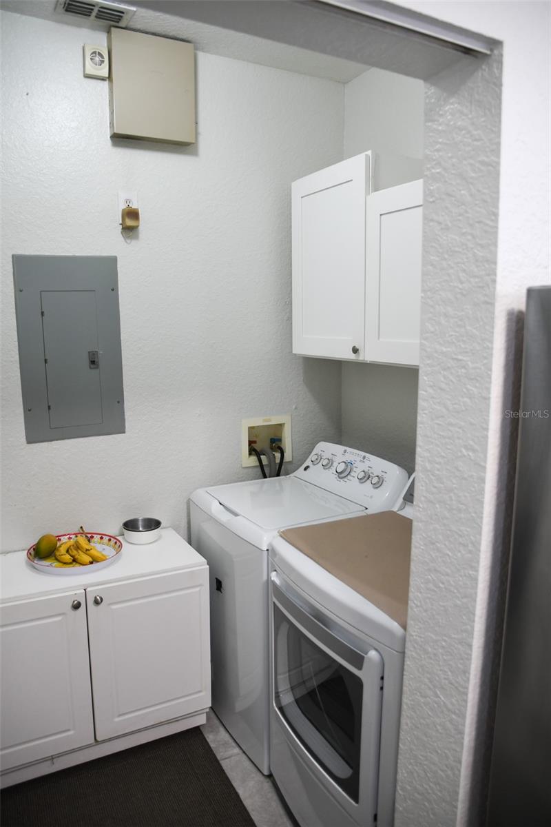 CRESCENT PLACE AT LAKE LOTUS CONDO - Residential