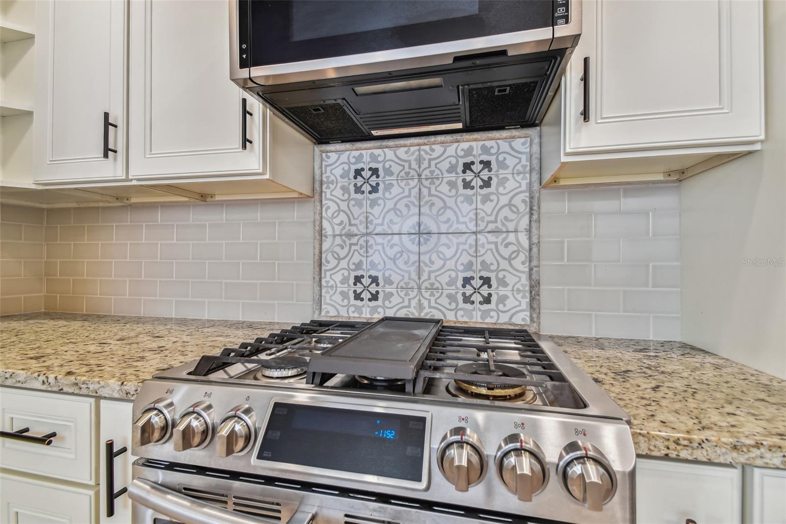 BUFFALO HEIGHTS - Residential Lease