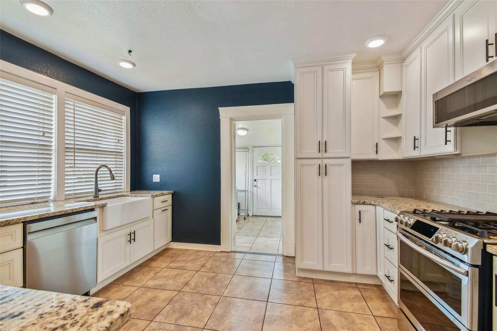 BUFFALO HEIGHTS - Residential Lease